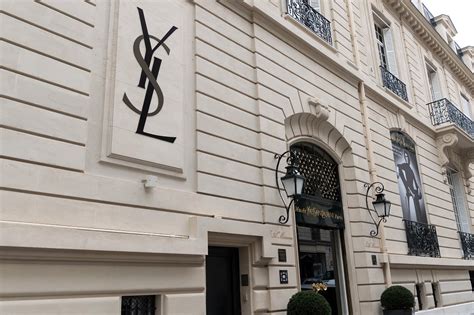 negozio storico parigi yves saint laurent